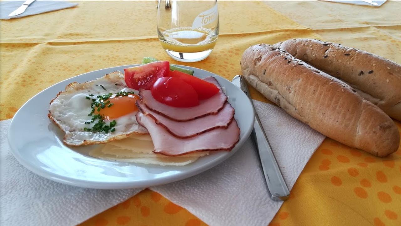 ביסטריצה נאד פרנשטיינם Hotel Skalsky Dvur מראה חיצוני תמונה